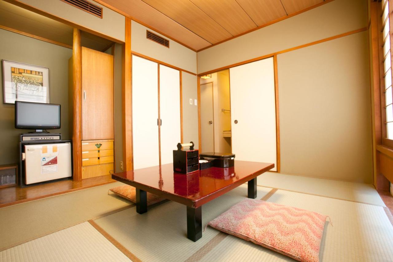 Yamatoya Honten Ryokan Osaka Exterior photo