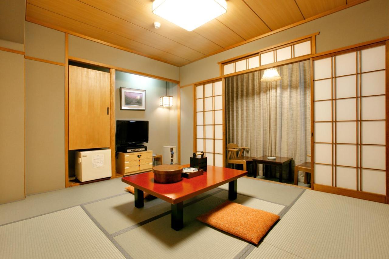 Yamatoya Honten Ryokan Osaka Exterior photo